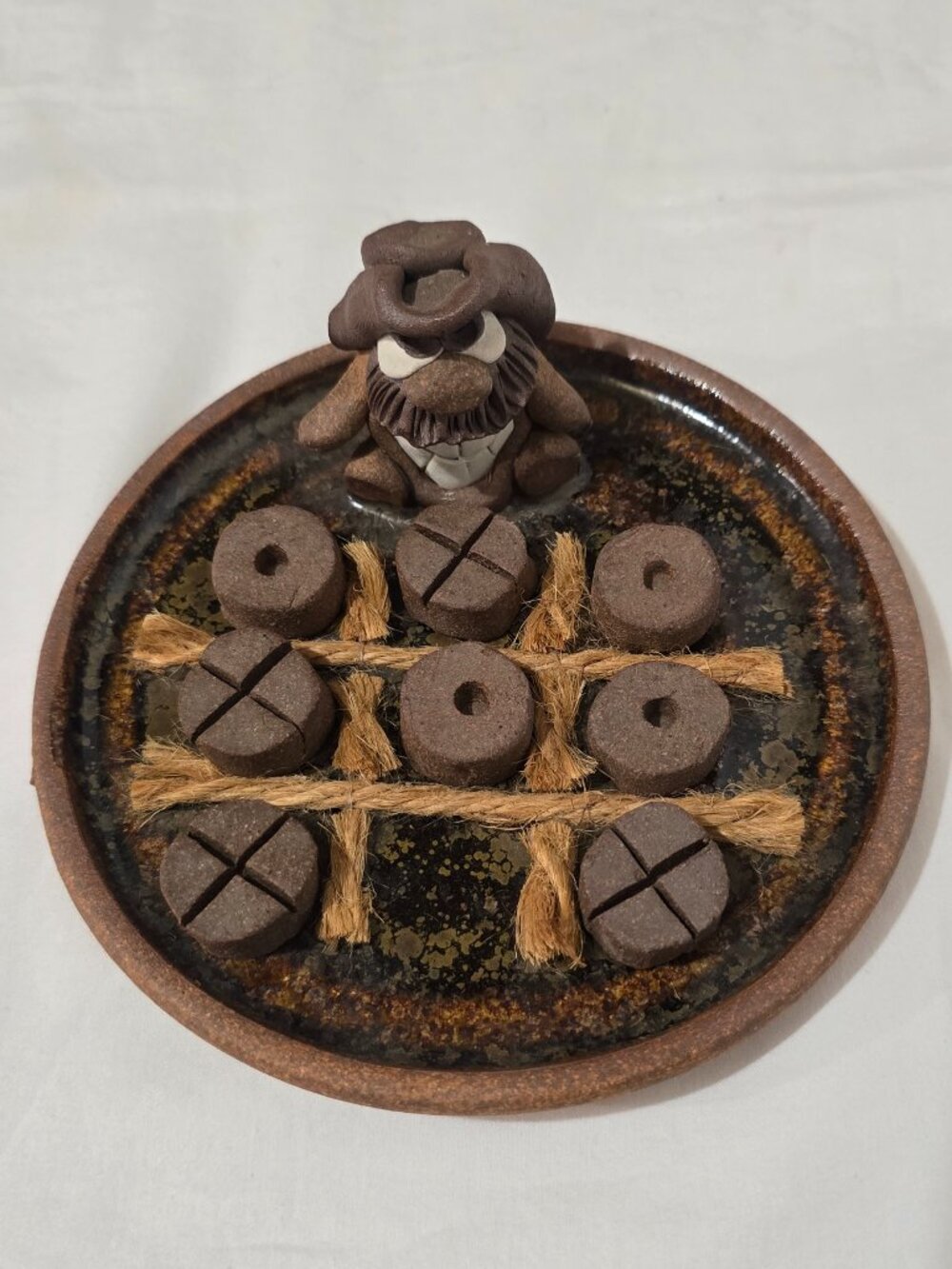 Vtg Handmade Art Pottery Tic Tac Toe Game - Cowboy